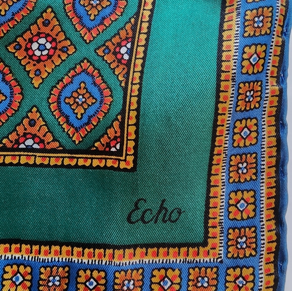 VINTAGE Echo Green Blue Brown Print Square Scarf 18.5 x 19 inches - Picture 3 of 3